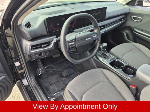 Used 2025 Kia K4 FWD image 11