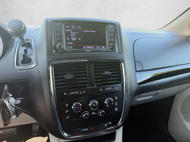 Used 2019 Dodge Grand Caravan SXT FWD image 12