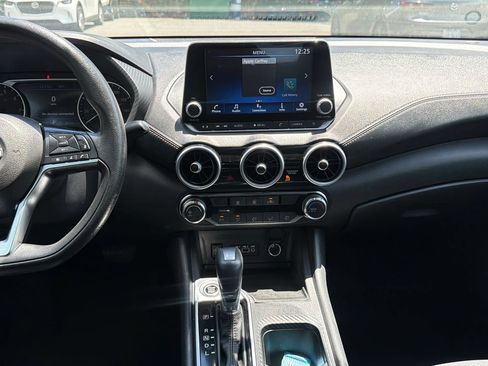 Used 2024 Nissan Sentra SV FWD image 17