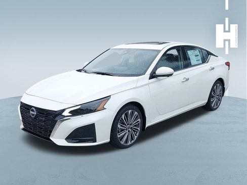 Used 2025 Nissan Altima 2.5 SL FWD image 4