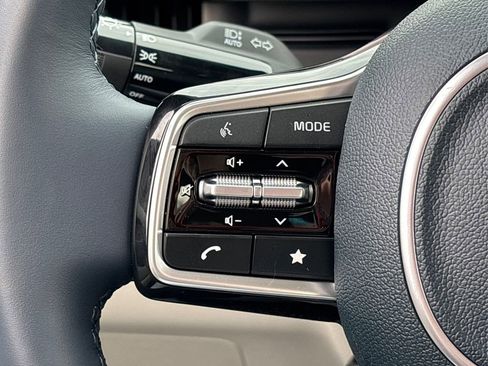 New 2026 Kia Carnival EX image 17