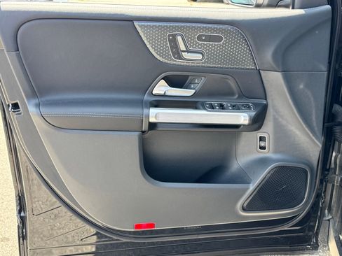 New 2025 Mercedes-Benz GLB 250 image 17