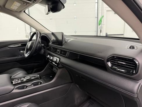 Used 2025 Honda Pilot Touring image 29