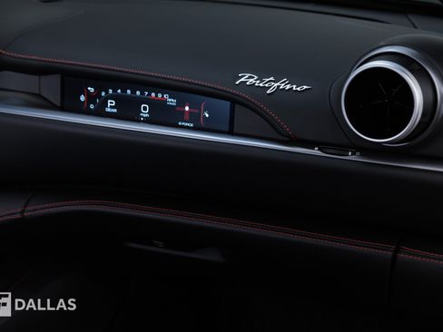 Used 2020 Ferrari Portofino RWD image 34