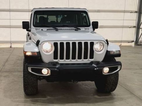 Used 2022 Jeep Gladiator Sport image 3