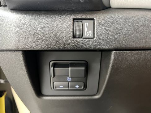 Used 2024 GMC Canyon AT4X image 34