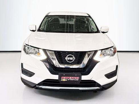 Used 2017 Nissan Rogue S image 4