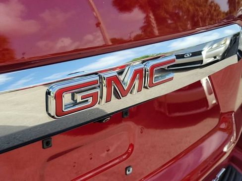 Used 2022 GMC Yukon SLT w/ SLT Luxury Package RWD image 9