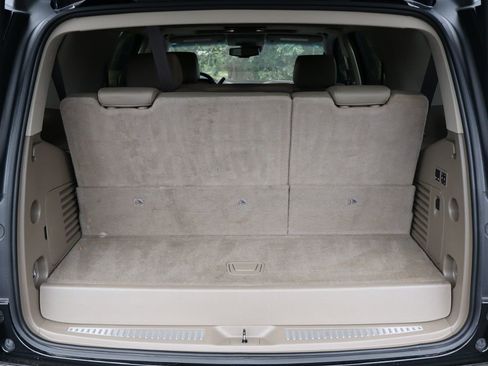 Used 2018 GMC Yukon SLT w/ Premium Edition image 14