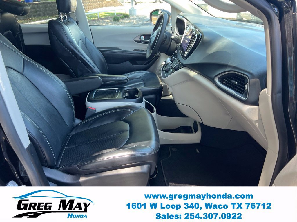 Used 2022 Chrysler Pacifica Touring-L FWD image 13