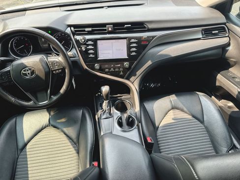 Used 2019 Toyota Camry SE FWD image 12