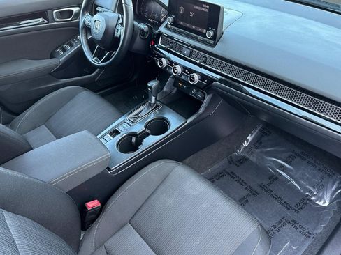 Certified 2023 Honda Civic EX image 32