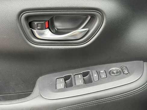 Used 2025 Honda HR-V LX image 22