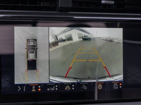 Used 2025 GMC Sierra 1500 AT4X image 9