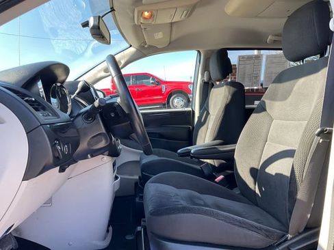Used 2017 Dodge Grand Caravan SE w/ Power Window Group image 10
