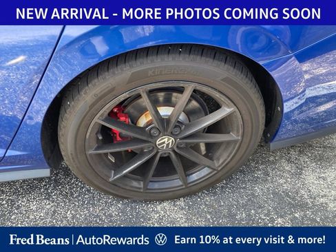 Used 2024 Volkswagen Jetta GLI 40th Anniversary Edition FWD image 7