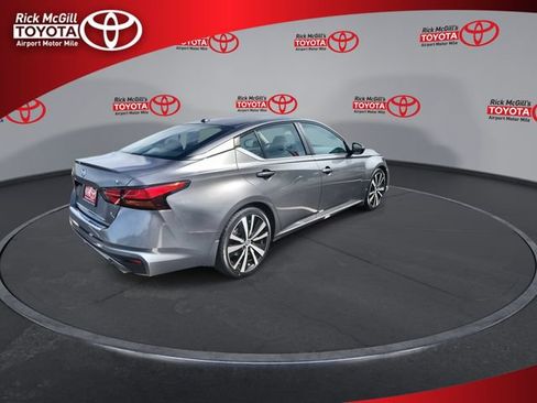 Used 2022 Nissan Altima 2.5 SR FWD image 8