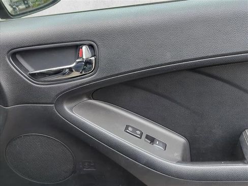 Used 2017 Kia Forte S FWD image 22