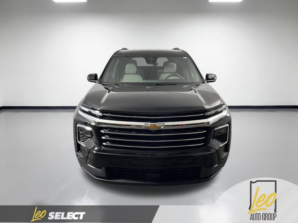 Used 2026 Chevrolet Traverse LT w/ Driver Confidence Package FWD image 2