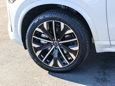 New 2026 Volvo XC90 T8 Plus w/ Protection Package Premier image 8