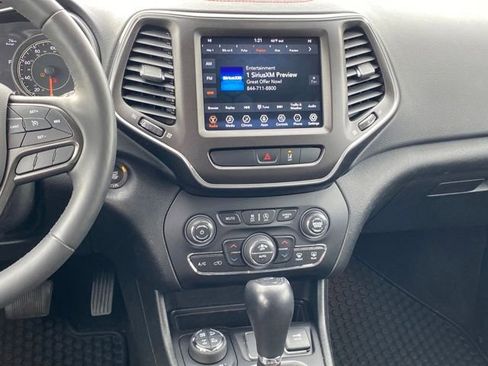 Used 2022 Jeep Cherokee Trailhawk w/ Comfort/Convenience Group image 10