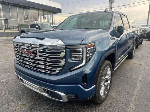 Used 2025 GMC Sierra 1500 Denali w/ Denali Reserve Package AWD/4WD image 4