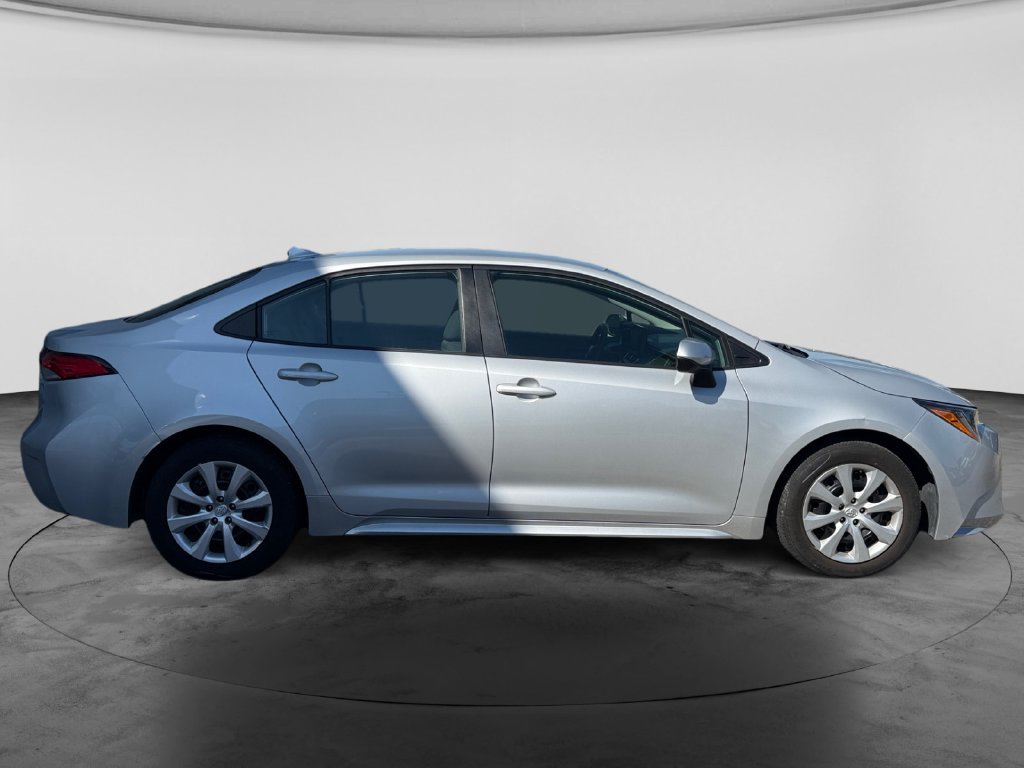 Used 2024 Toyota Corolla LE FWD image 11