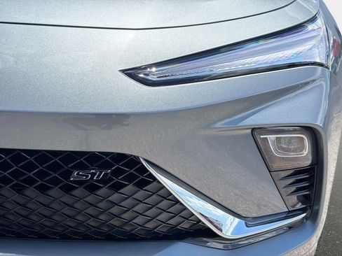 New 2026 Buick Envista Sport Touring w/ Convenience I Package FWD image 9
