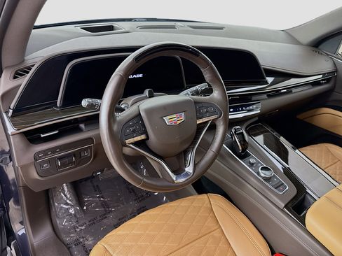 Used 2023 Cadillac Escalade ESV Sport w/ Touring Package image 9