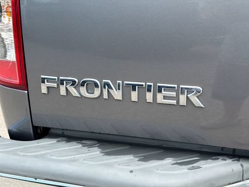Used 2019 Nissan Frontier SV AWD/4WD image 11