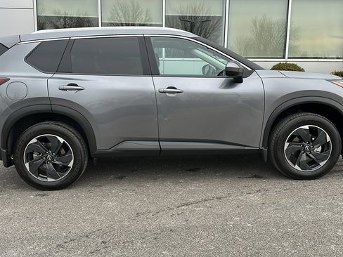 Certified 2024 Nissan Rogue SV w/ SV Premium Package image 27