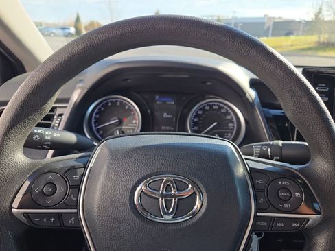 Used 2021 Toyota Camry LE image 28