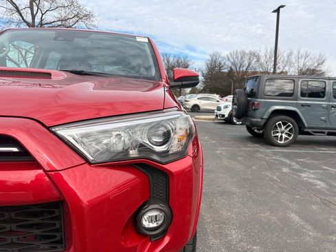 Used 2024 Toyota 4Runner TRD Off-Road image 33