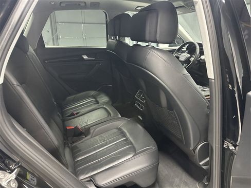 Used 2019 Audi Q5 2.0T Premium w/ Convenience Package AWD/4WD image 12