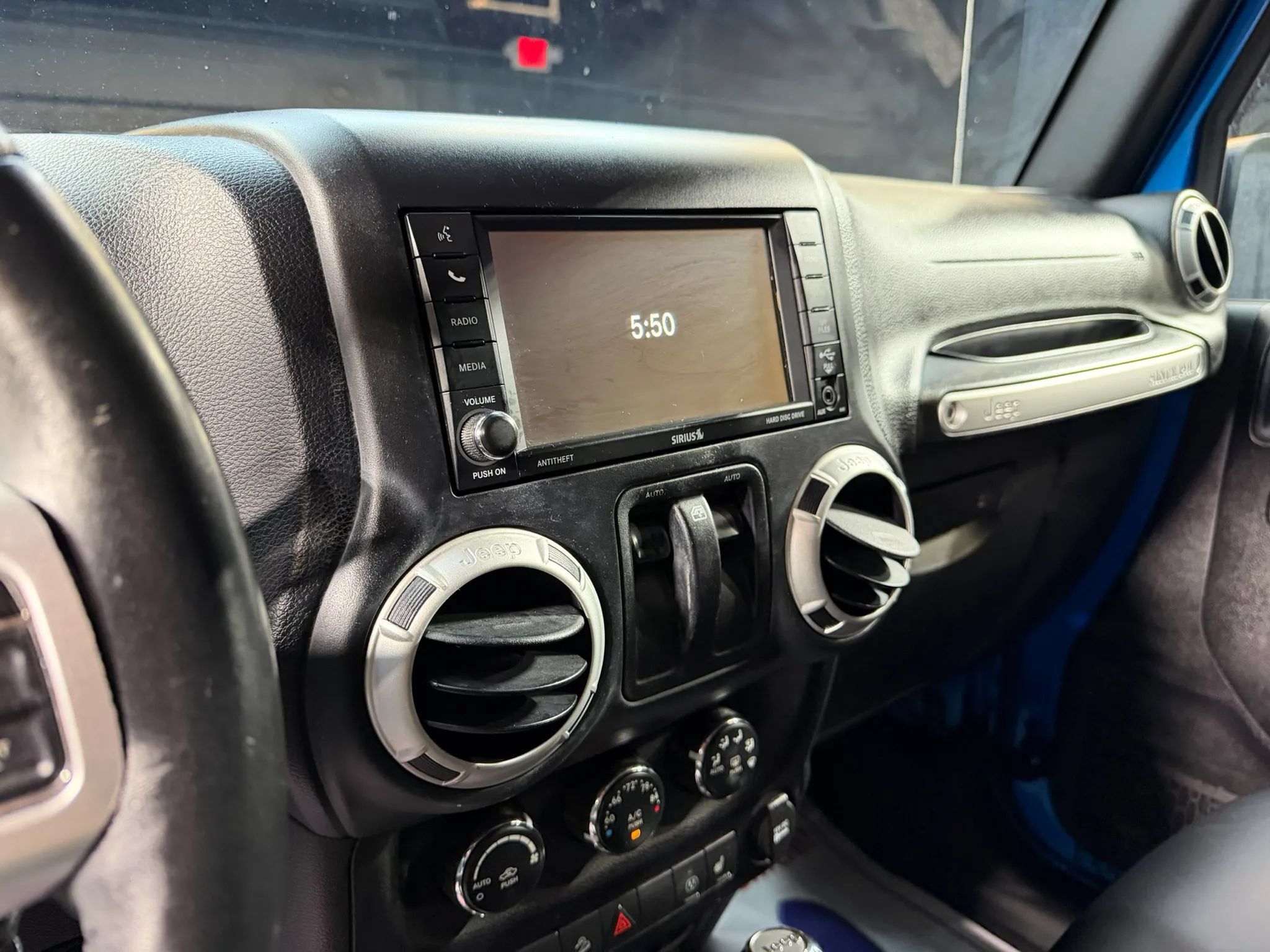 Used 2016 Jeep Wrangler Rubicon w/ Dual Top Group AWD/4WD image 15