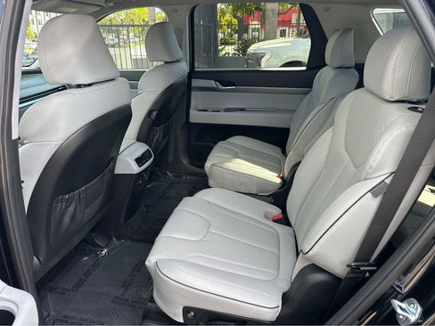 Used 2023 Hyundai Palisade SEL w/ Cargo Package image 10