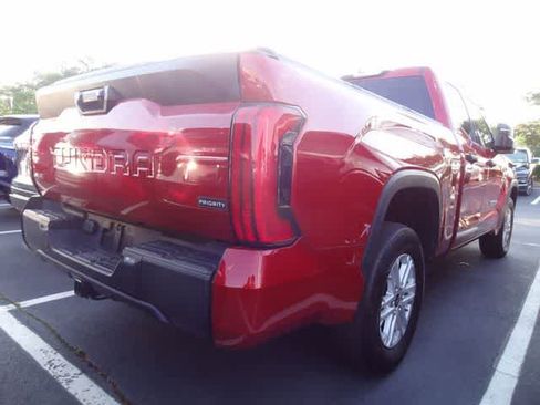 Used 2022 Toyota Tundra SR5 w/ SR5 Convenience Package AWD/4WD image 4