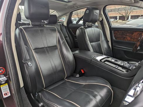 Used 2019 Jaguar XJ R-Sport image 30