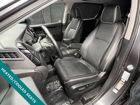 Used 2022 Honda Odyssey Elite image 3