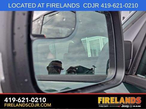 New 2026 RAM 1500 4x4 Crew Cab image 11