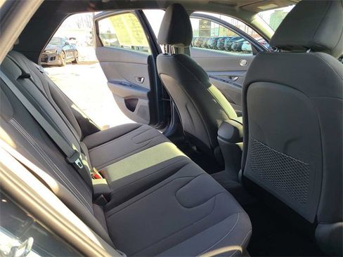 Used 2021 Hyundai Elantra SEL w/ Convenience + Premium Package image 19