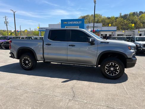 Used 2023 Chevrolet Silverado 1500 ZR2 w/ Technology Package AWD/4WD image 5