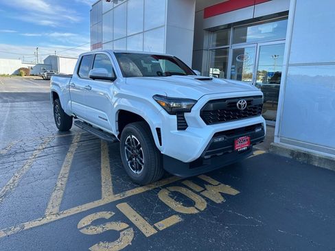 New 2025 Toyota Tacoma TRD Sport image 5