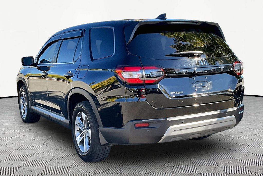 Used 2025 Honda Pilot EX-L image 5