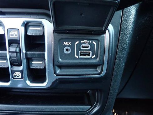 Used 2021 Jeep Wrangler Unlimited Sport AWD/4WD image 19