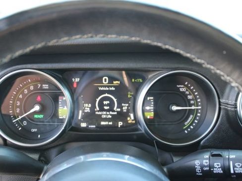 Used 2023 Jeep Wrangler Unlimited Sahara w/ Cold Weather Group AWD/4WD image 21