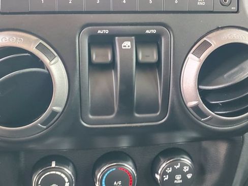 Used 2016 Jeep Wrangler Sport AWD/4WD image 15