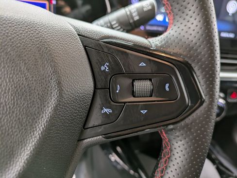 Used 2025 Chevrolet Trax RS w/ Driver Confidence Package image 17