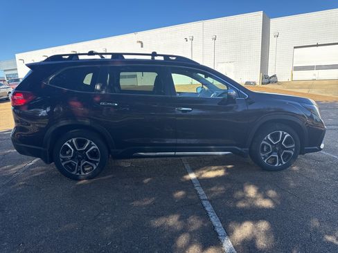 Used 2023 Subaru Ascent Touring image 8