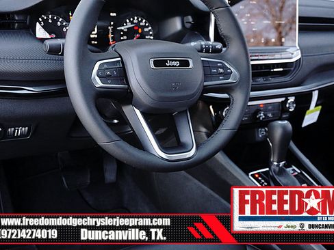 New 2026 Jeep Compass Latitude image 25